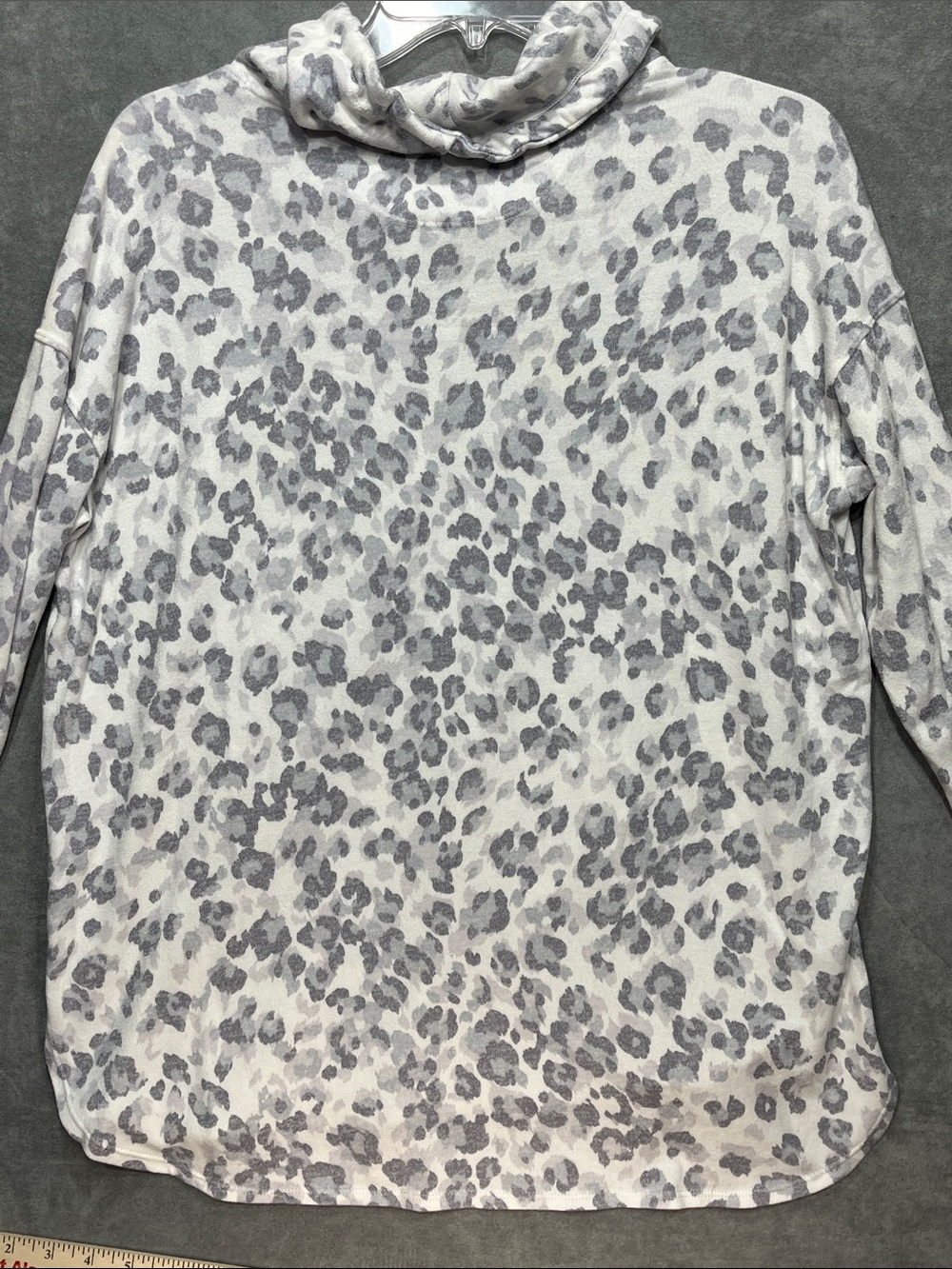 Calvin Klein Performance Gray Leopard Print Cowl‎ Neck Pullover Medium - Picture 3 of 6